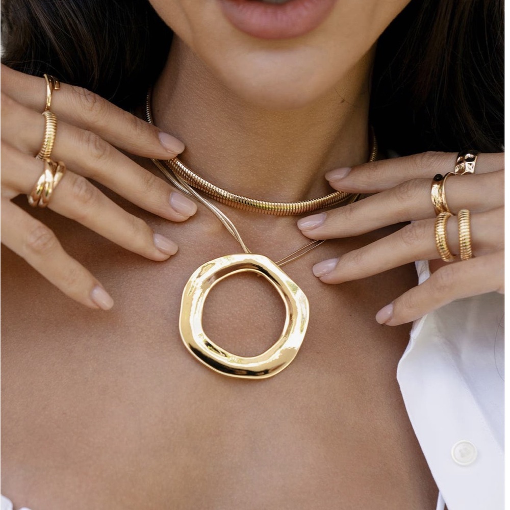 Ettika Open Circle Statement Necklace Gold